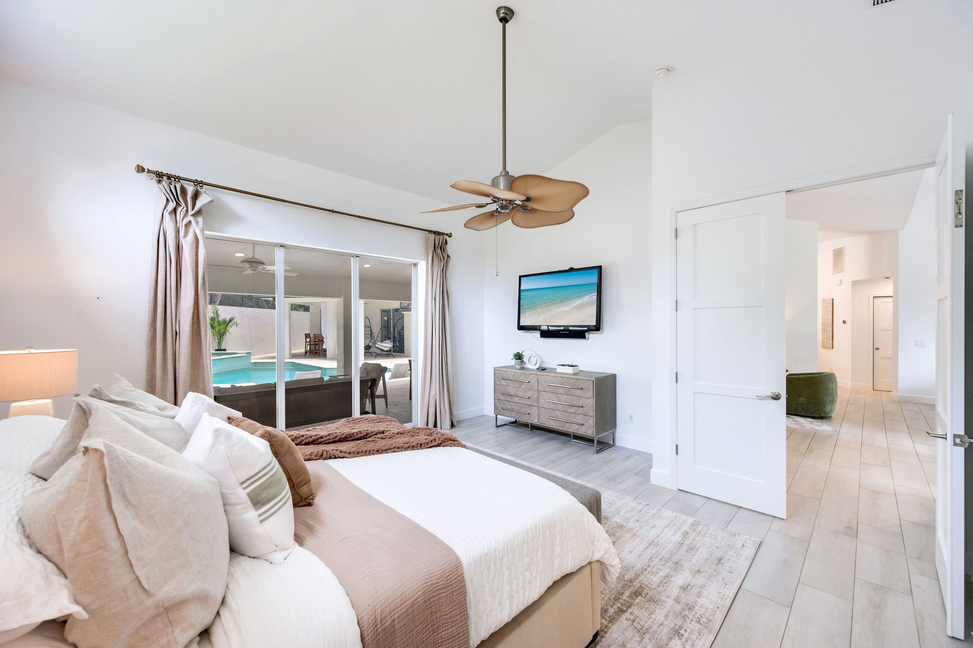 Interior real estate photo by NaplesArchMedia