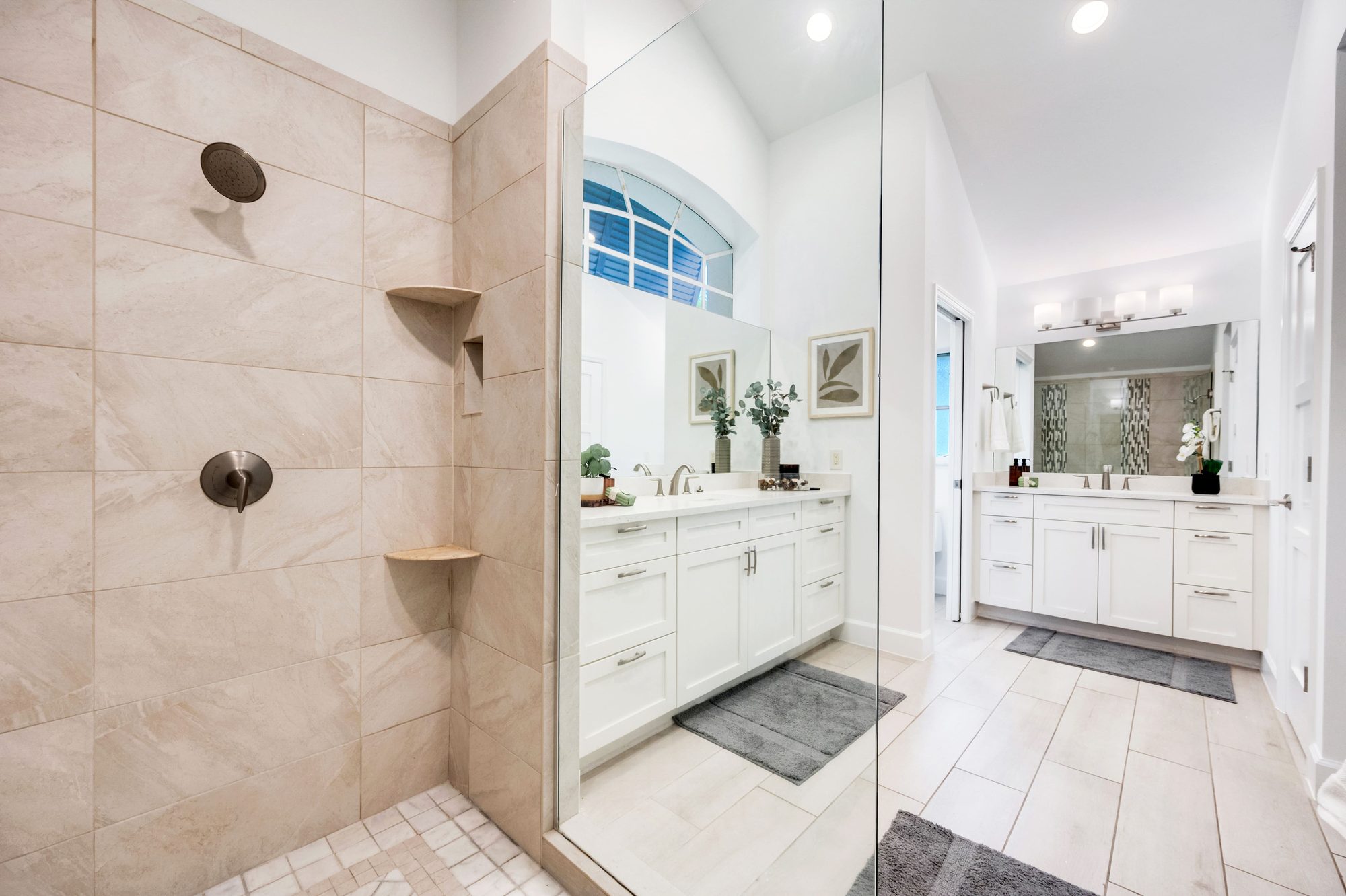 Interior real estate photo by NaplesArchMedia
