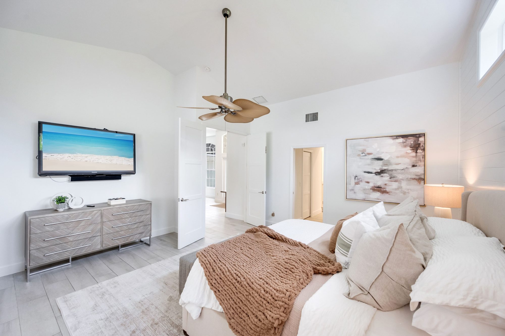 Interior real estate photo by NaplesArchMedia